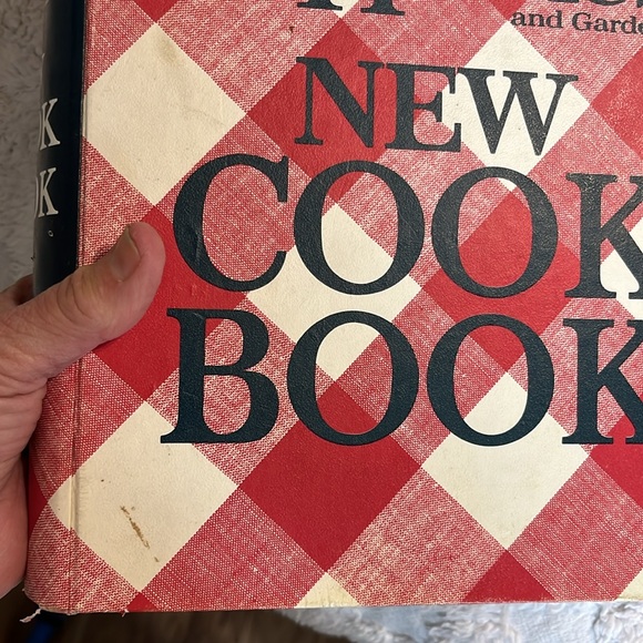 Vintage Better Homes and Gardens Red Checkered Cookbook - Picture 16 of 17